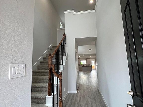 3rd image of 2907 Doggett Dr