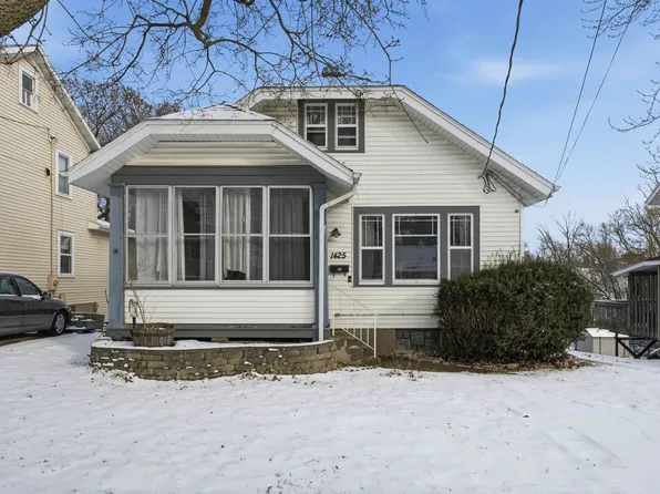 1425 Curtis St, Dubuque, IA 52003