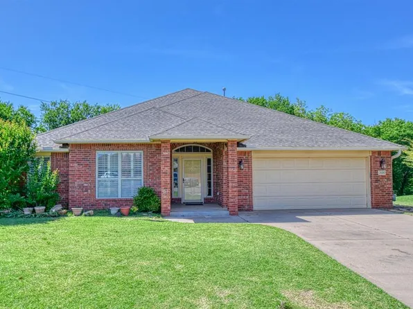 300 Treyton Pl, Noble, OK 73068