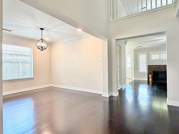4th image of 3510 Burkett Dr