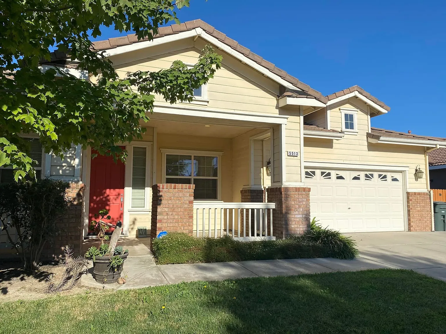 5513 Goldseive Dr photo 1