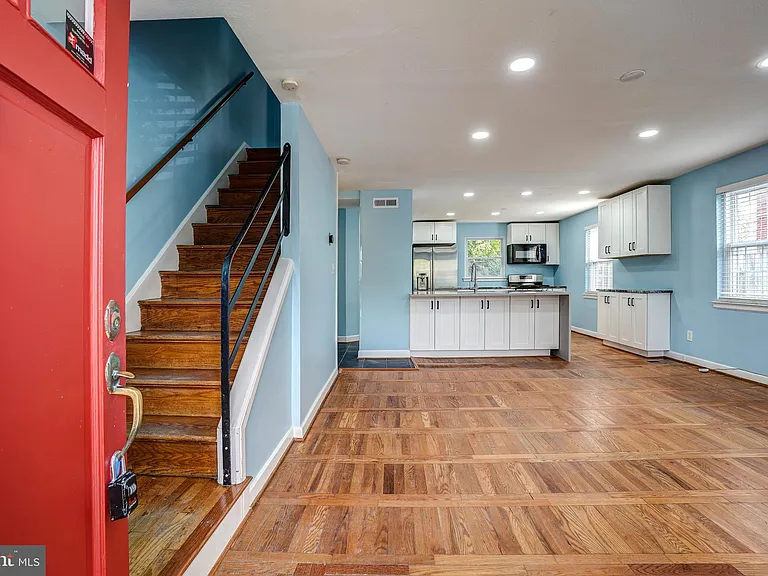 849 S Glebe Rd — Photo 4