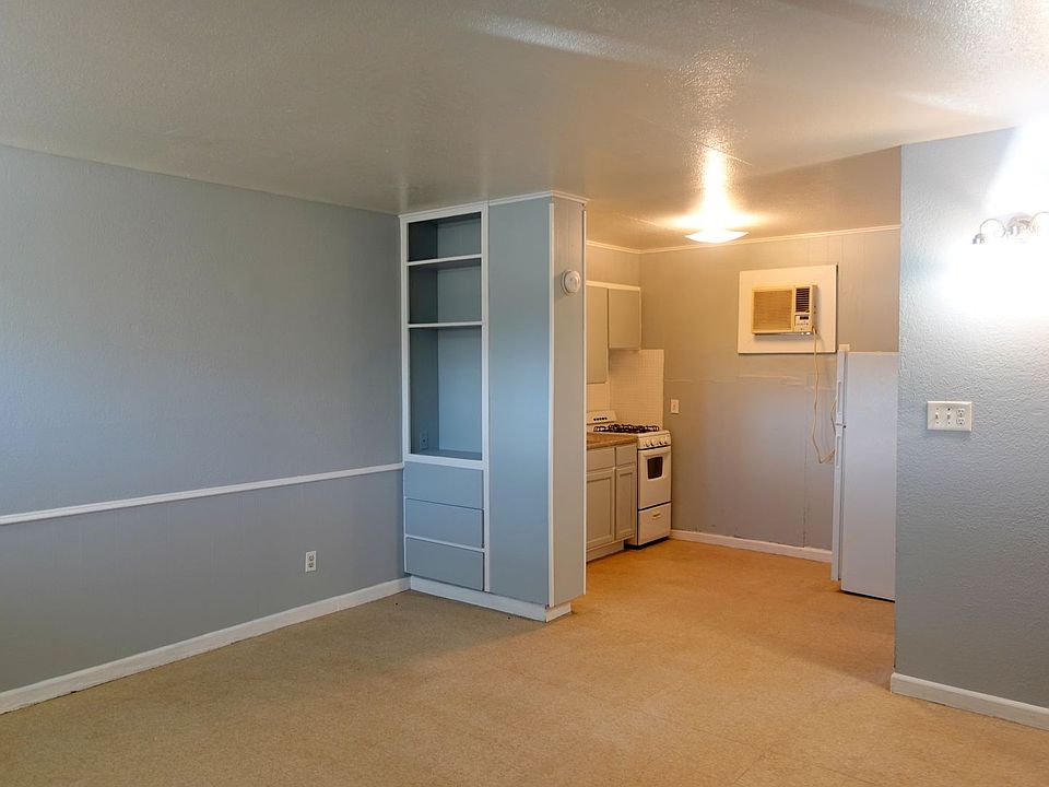 1st image of 909 S Jackson St APT 1