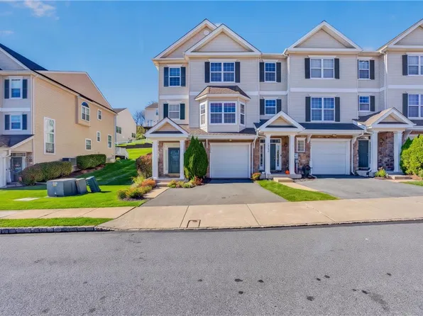 3562 Penfield Way, Nazareth, PA 18064