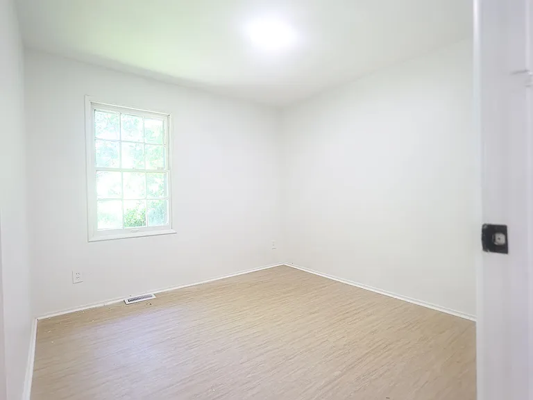 16805 Fairfax Ave — Photo 13