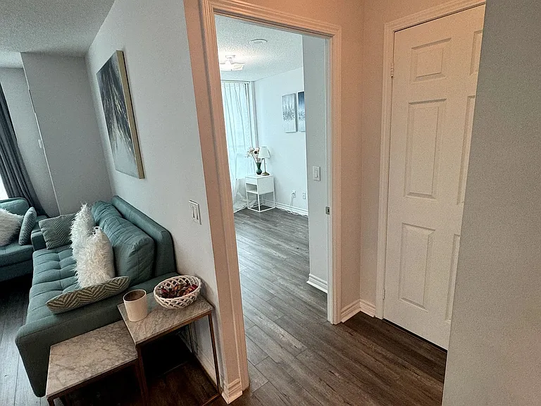 19 Grand Trunk Cres #1510 — Photo 20