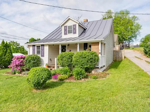 160 Haymaker St, Christiansburg, VA 24073