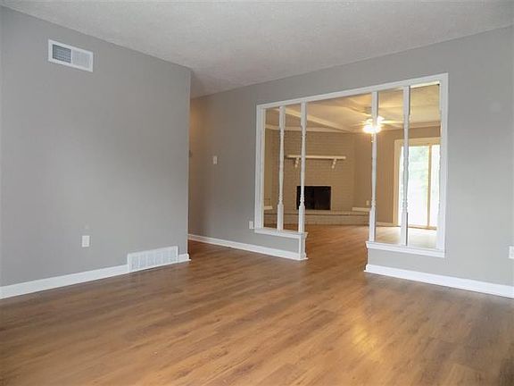 2nd image of 3861 Jasmine Dr
