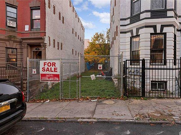 4th image of 864 E 164th St