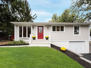 9 Seward Dr, Warwick, NY 10990
