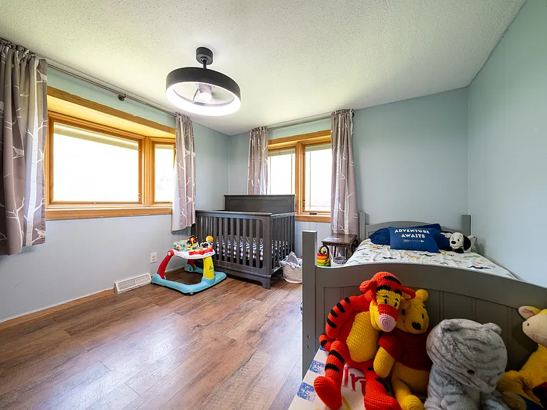 8618 Wildwood Ave — Photo 2