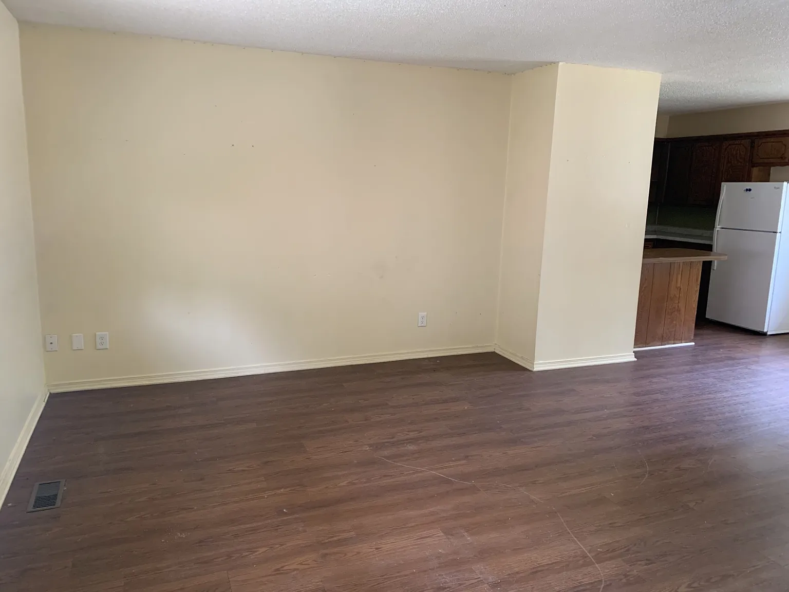 2 bed, 1.5 bath, 1000 sqft, $900 — Photo 1