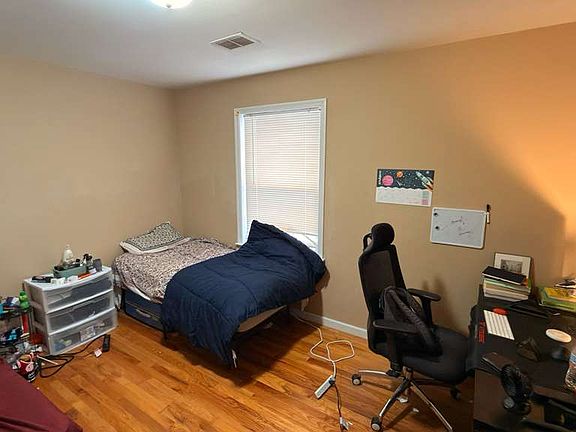 3rd image of 85 Paterson St #3