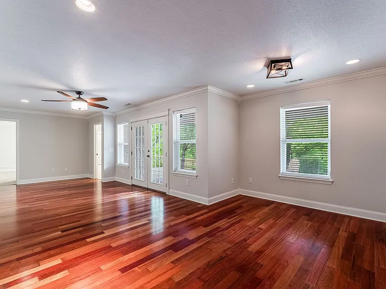 32 Latshaw Dr — Photo 6
