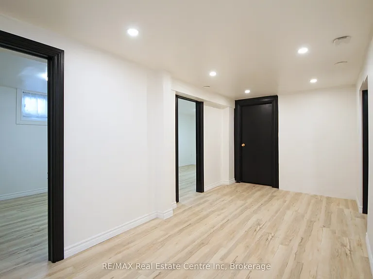 46 Talbot St #BASEMENT — Photo 17