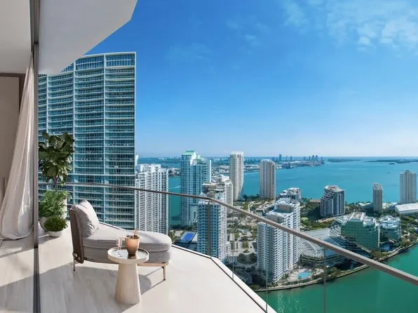 75 SE 5th St, Miami, FL 33131