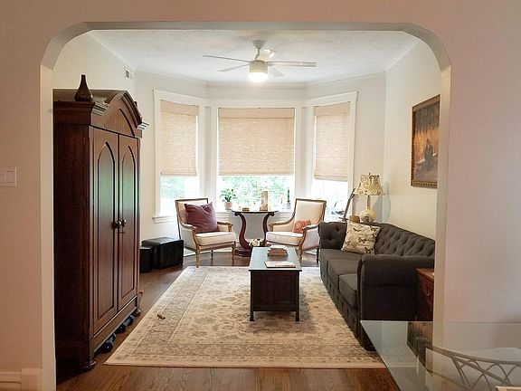 2nd image of 4726 N Rockwell St #2