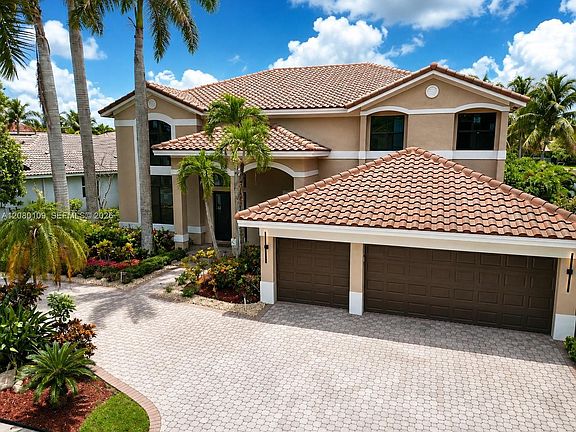 2nd image of 1672 Victoria Pointe Cir
