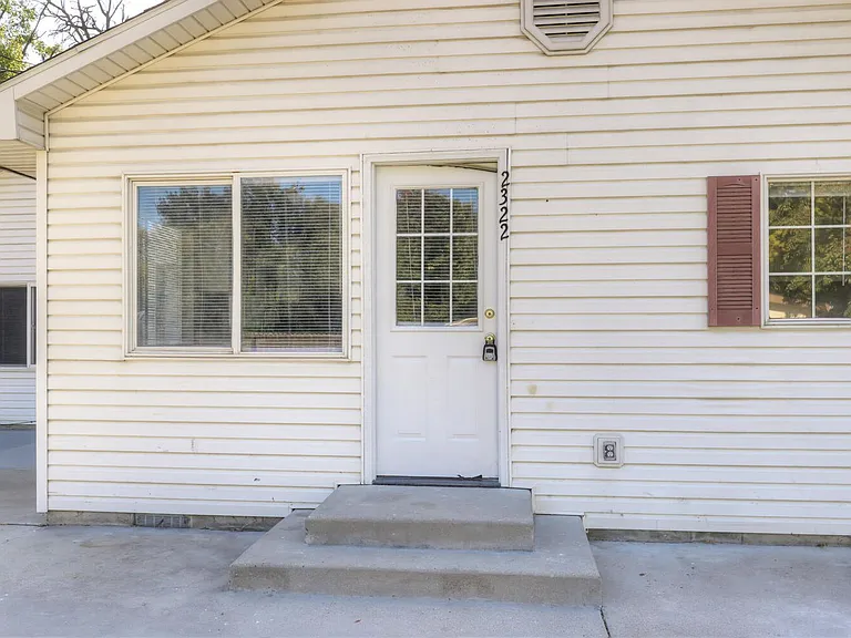 Large Fully Remodeled 3 Bedroom Duplex in Nampa — Photo 26