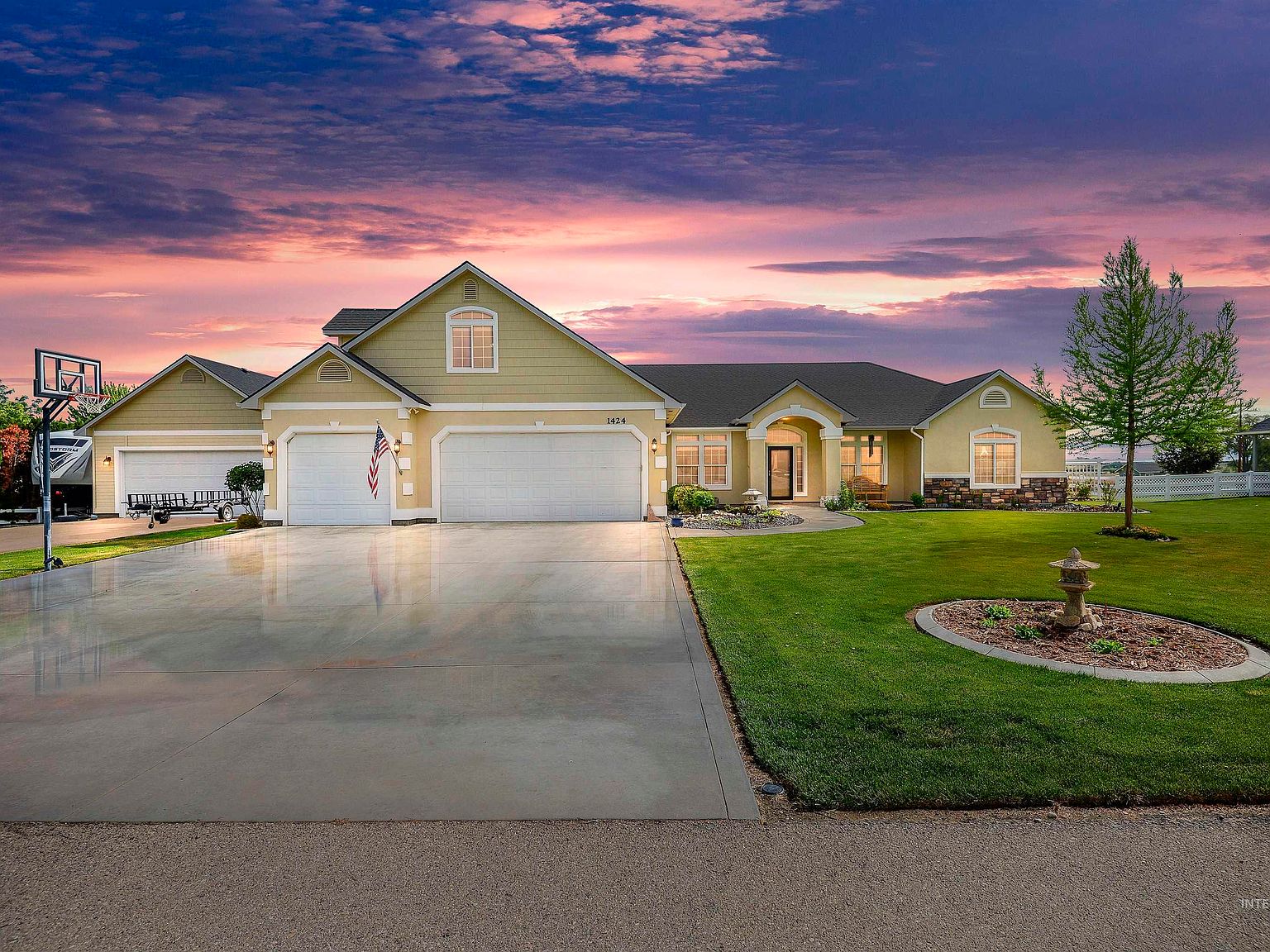 1424 S Secretariat Way, Nampa, ID 83686 Zillow