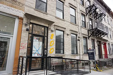 Rented by Rennit Inc.