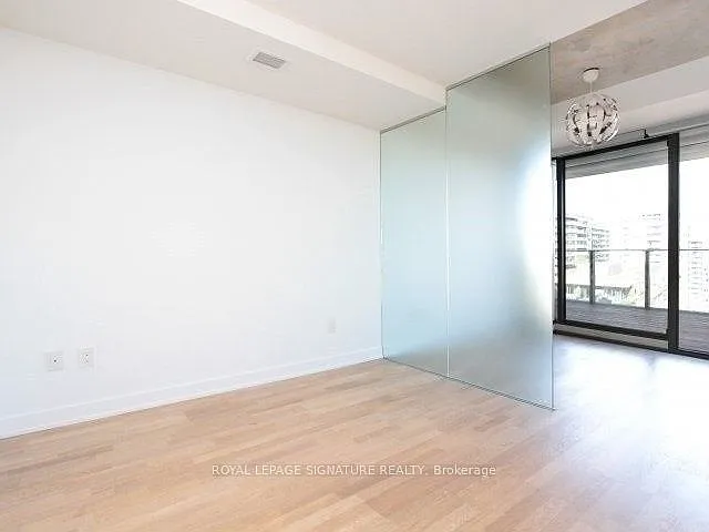 629 King St W #1318 — Photo 9