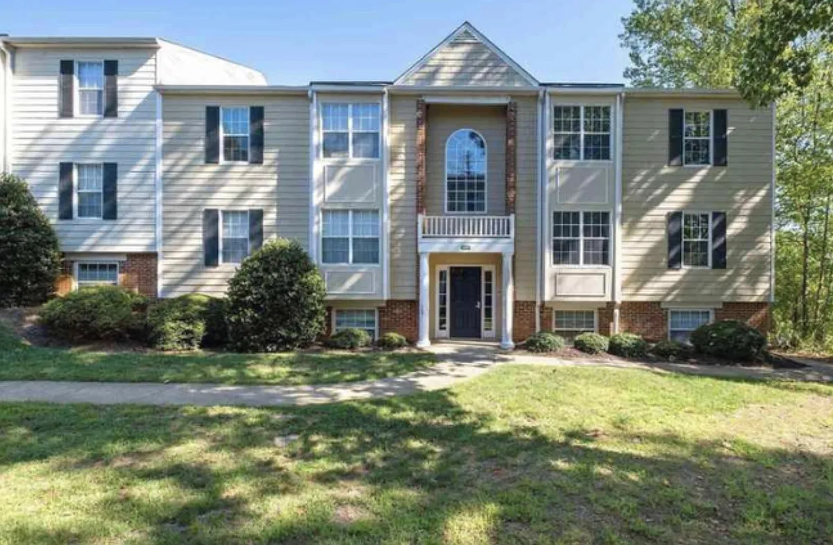 Front Entrance - 1363 Villa Way #E