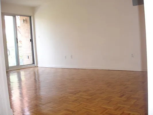 Rented by Bahar Management | media 26