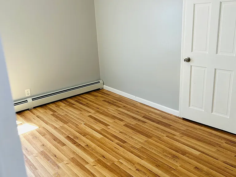 84 Darlingdale Ave #1 — Photo 6