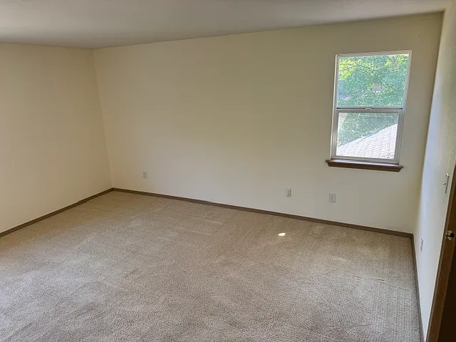 18325 SE 261st Ct — Photo 18