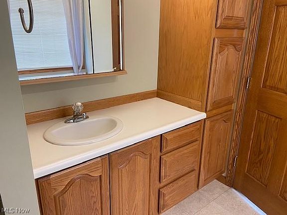 4th image of 413 Deer Park Dr NE