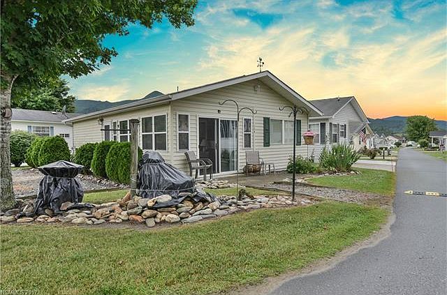 1st image of 174 Summer Place Dr