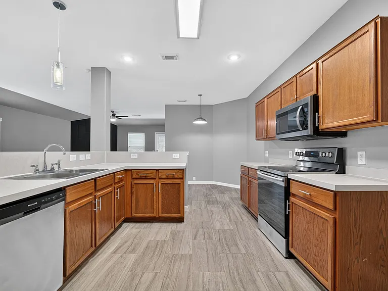 3950 Canyon Pkwy — Photo 8