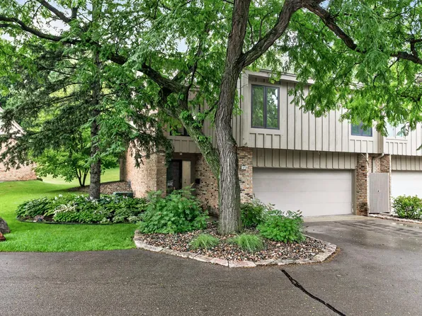 5725 Duncan Ln, Edina, MN 55436