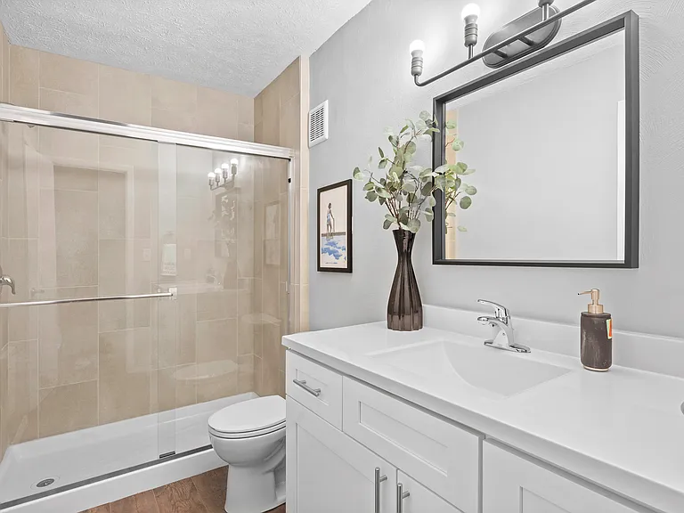 10526 Clifton Blvd #103 — Photo 11
