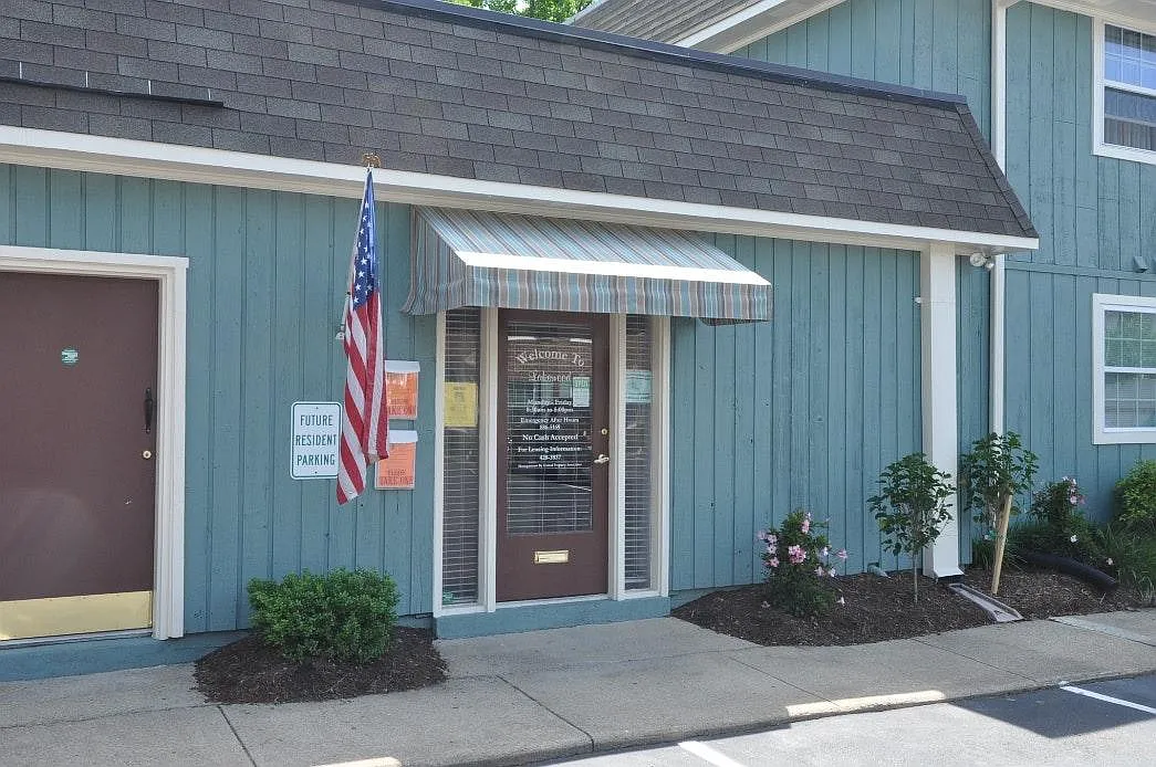 1 bed, 700 sqft, $1,150 — Photo 2
