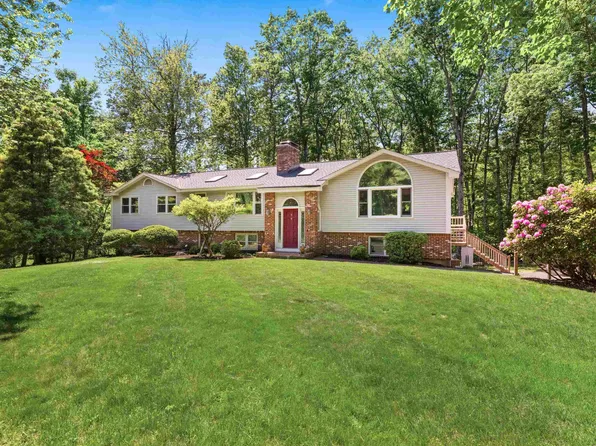19 Wedgewood Drive, Londonderry, NH 03053