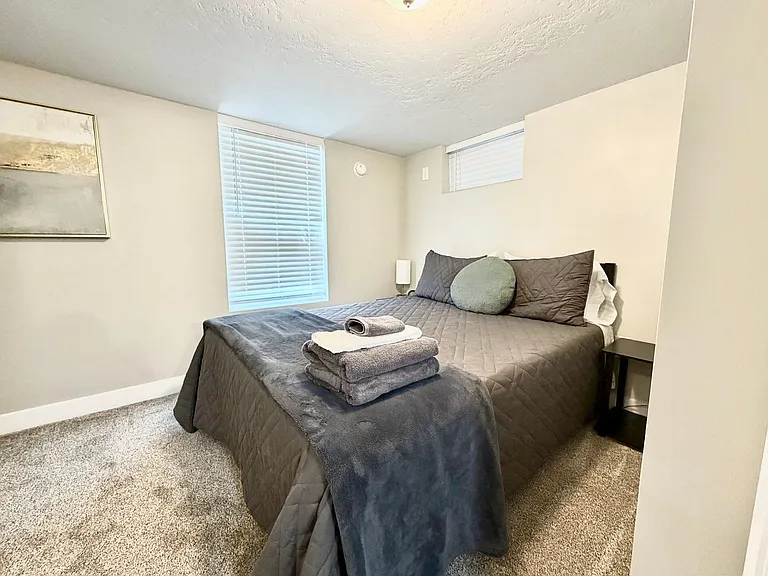 37 W Robert Ave — Photo 9