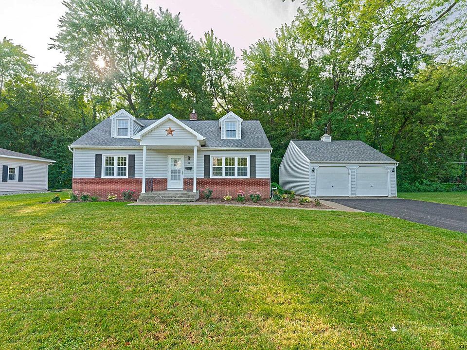 1st image of 53 Parkwood Dr
