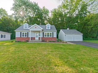 53 Parkwood Dr, Albany, NY 12205