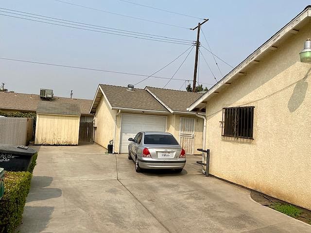 2nd image of 628 W Henderson Ave