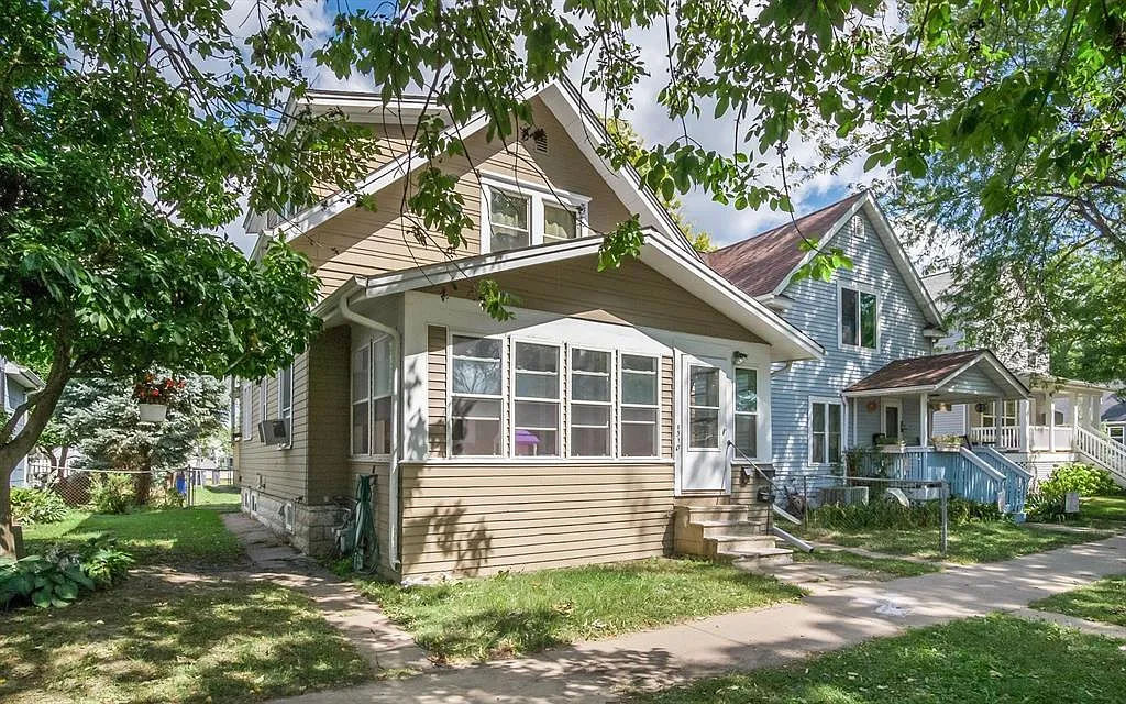 510 7th Ave SW — Photo 1