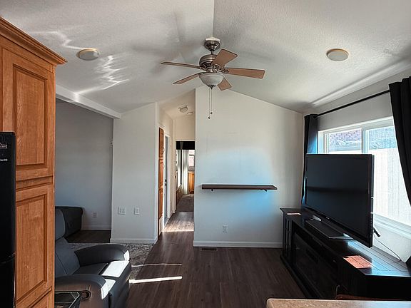 2nd image of 60 Cinder St