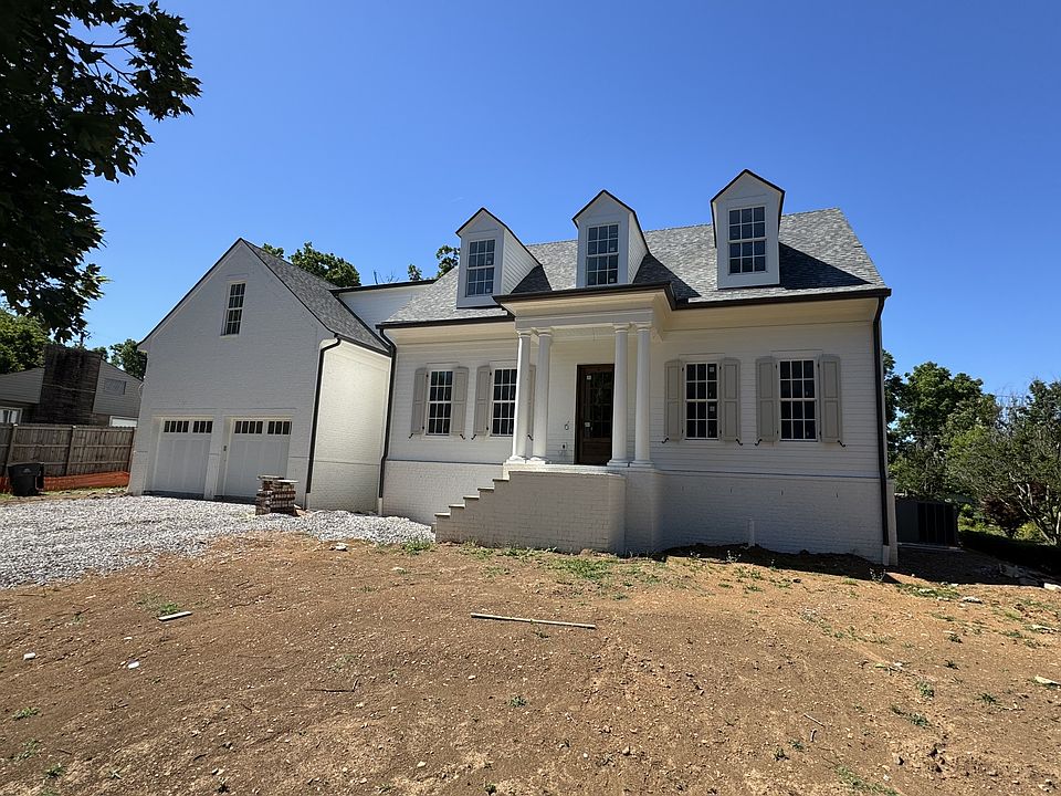 1st image of 903 Buford Pl