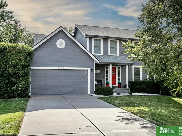 9937 Floyd St, La Vista, NE 68128