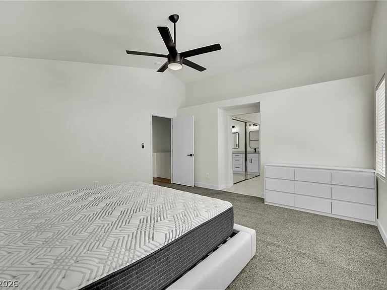 2560 Sundew Ave — Photo 13