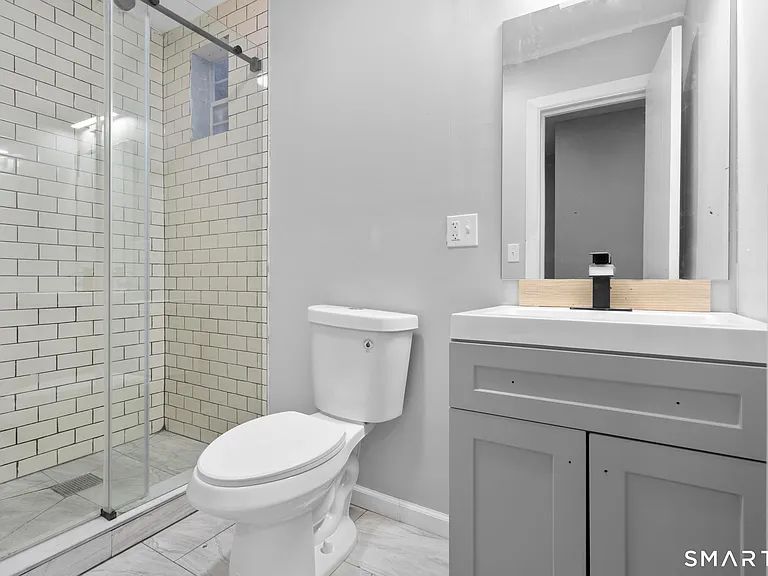 140 Grand St #2A — Photo 12