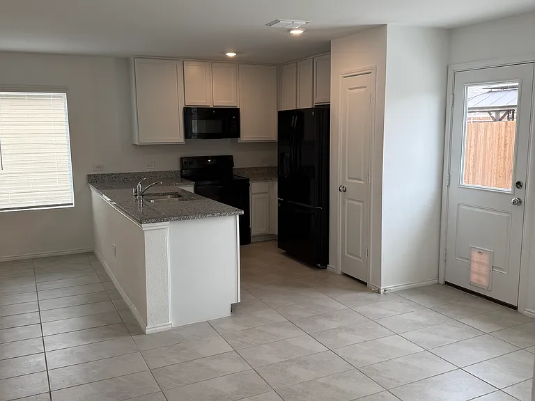 319 Ashbrook Way — Photo 16