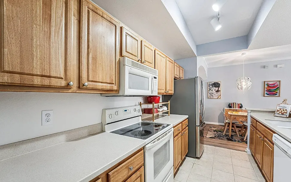 2 bed, 996 sqft, $1,200 — Photo 4