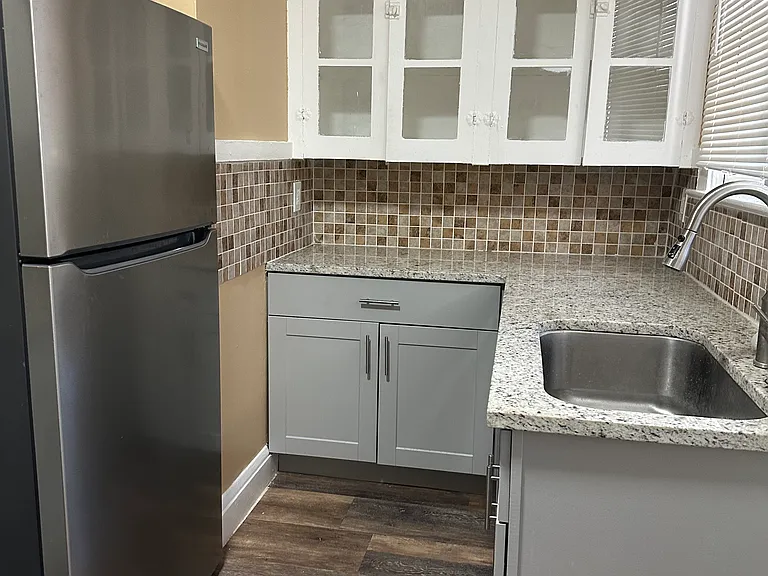 124 S Oleander Ave #4 — Photo 8